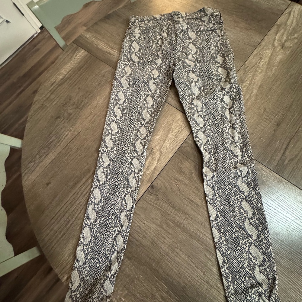 Hudson Nico Midrise Super Skinny Snakeskin Jeans —Size 26